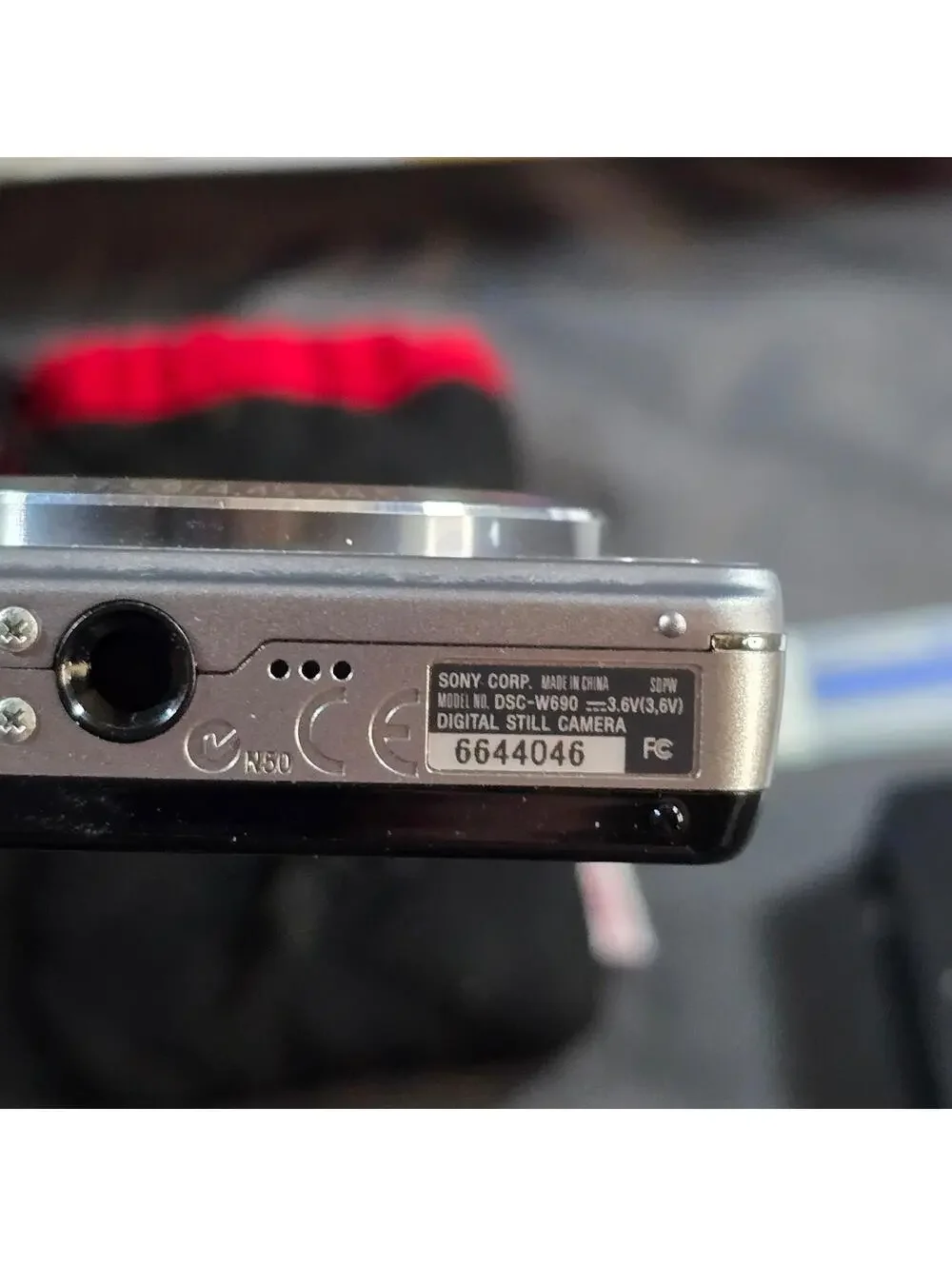 Sony Taylor Swift Cyber-shot Bundle DSC-W690 16.1MP CCD Digital Camera